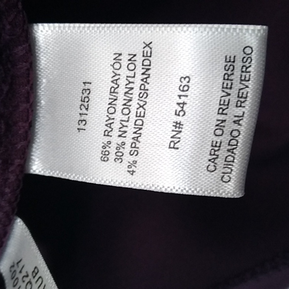 DKNY SIZE SMALL - Picture 9 of 9